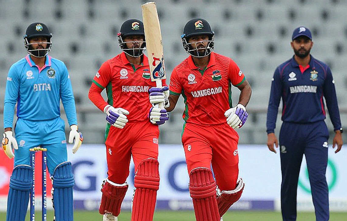 ফ্লাডলাইটের নিচে খোলা খাতা: ব্রেন্ডন টেলরের তিন বছর, জিম্বাবুয়ের ২০২৭ এবং একটি নাম-না-জানা রেকর্ডের প্রত্নতত্ত্ব
