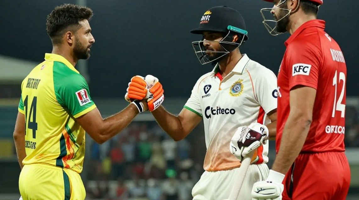 রোহিত শর্মার রেকর্ড: ২২ বছর পর টেন্ডুলকারের নাম মুছে যাওয়া আসলে কী মাপে? রোহিত শর্মার রেকর্ড: ২২ বছর পর টেন্ডুলকারের নাম মুছে যাওয়া আসলে কী মাপে?