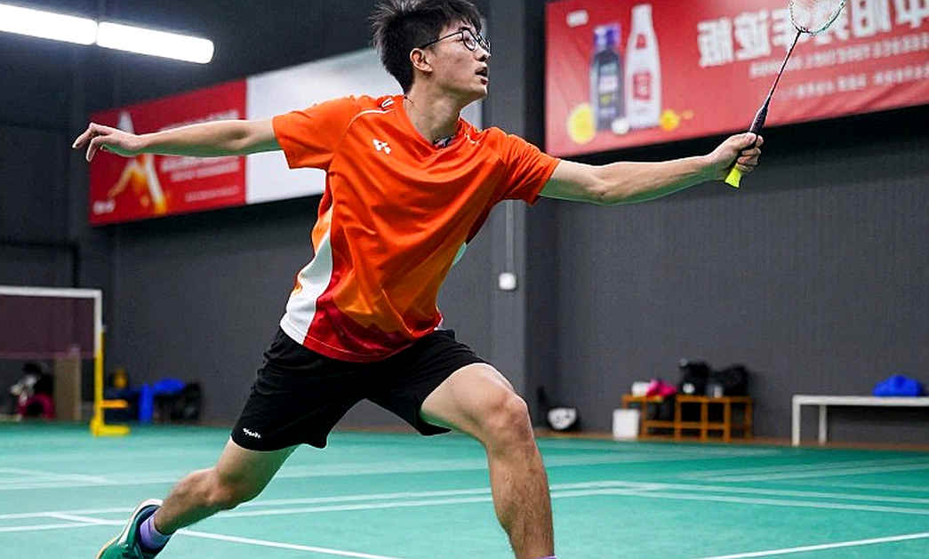 খালি টেবিলের সাক্ষ্য: তথ্য-শৃঙ্খল ভাঙলে ক্রীড়া-সাংবাদিকতা নিজেই গল্প বানায়