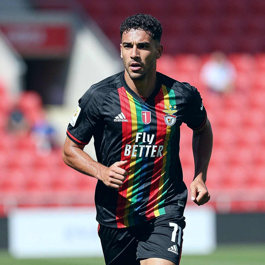 Rumor's Frame, Proof's Block: Accounting for Football Information in the Transfer Window Rumor's Frame, Proof's Block: Accounting for Football Information in the Transfer Window